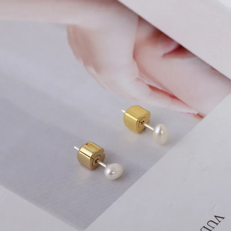 

European and American Trends Are Versatile, Simple and Elegant, Freshwater Pearl Stud Earrings for Women