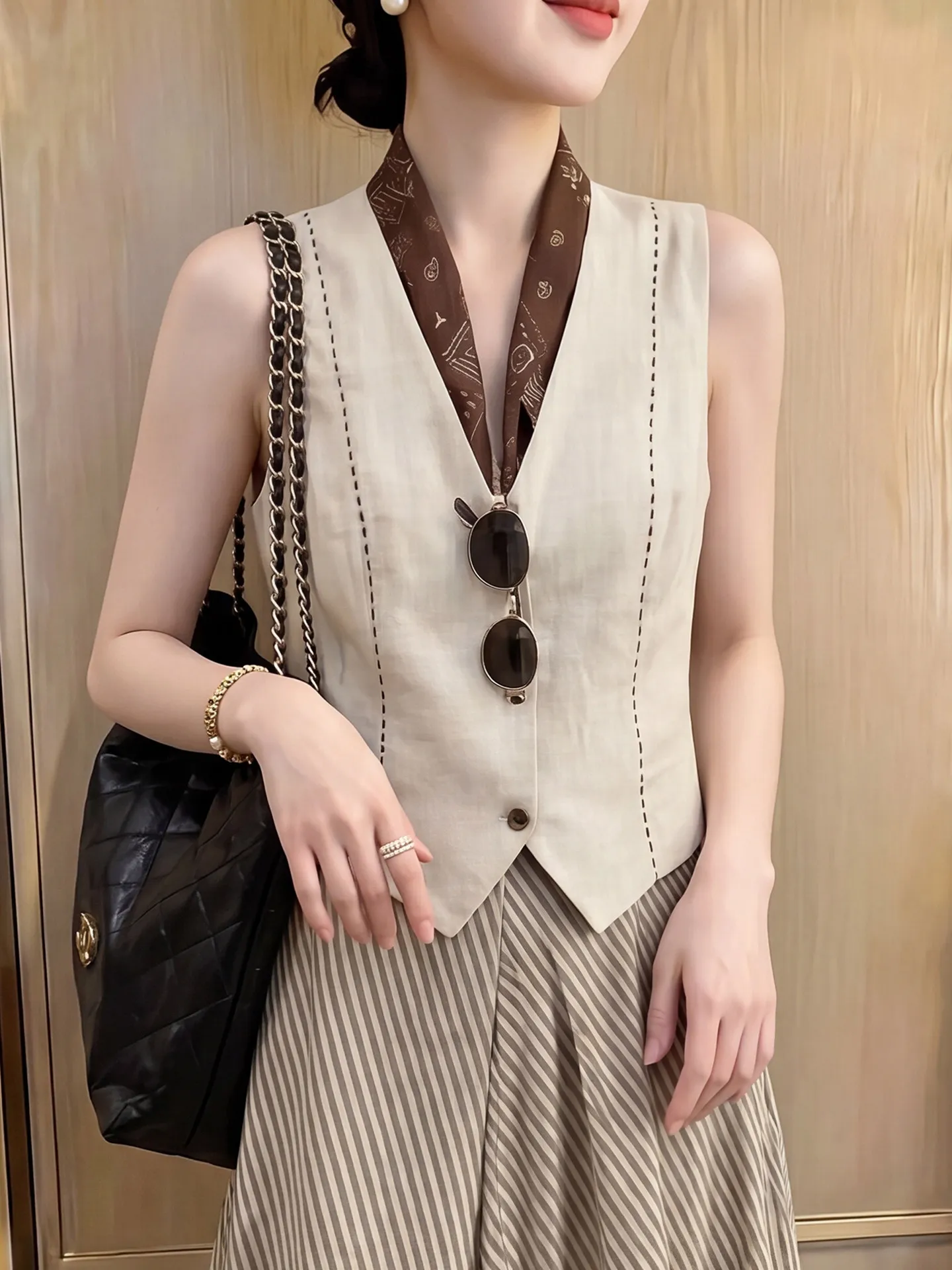 Unique Beautiful Summer Design Women's Vest Belted Sleeveless Scarf V-Neck Breathable Standard Fit Polyester Fiber Outerwear