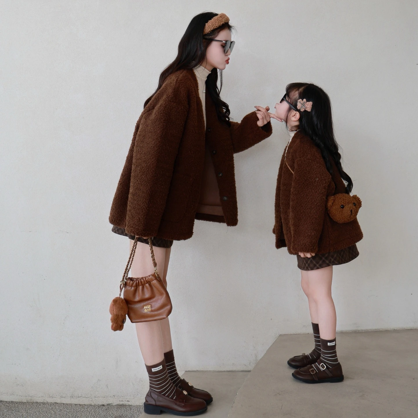 

‌2026 Winter Mother-Daughter Outfit Korean Style V-Neck Circle Design Coat Girls Warm Trendy Toddler Kids Fashion Jacket