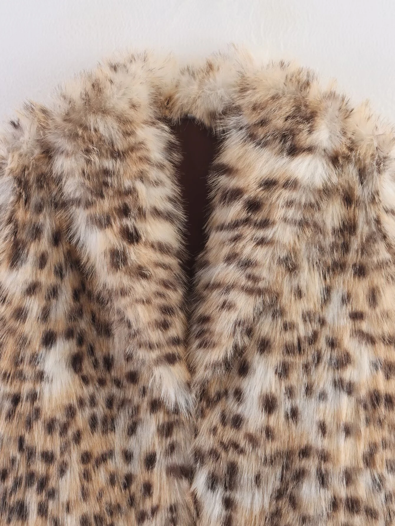 DEEABAE الخريف الملابس النسائية الجديدة مزاجه المألوف تنوعا ليوبارد طباعة فو الفراء سترة قطيفة