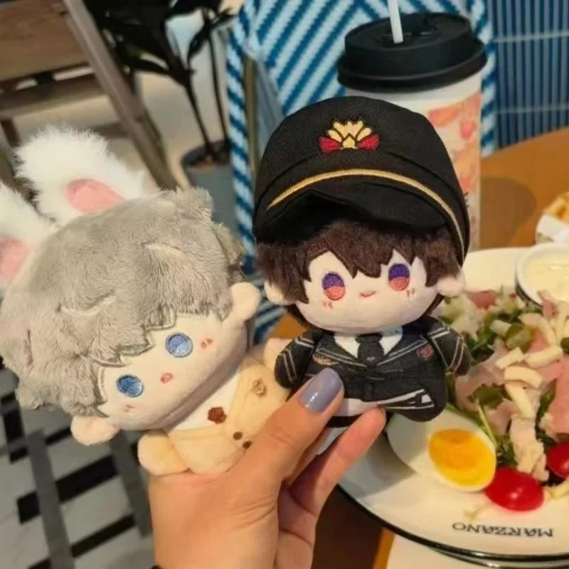 

Love And Deep Space Fan Art 10 см, обнимающий стиль, оригинальный корабль, командир Ся Ичжу, кукла, шляпа, брелок, хлопковая кукла, праздничный подарок