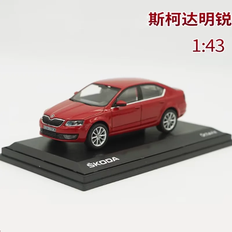 

Литая под давлением модель автомобиля из сплава Octavia в масштабе 1/43, статическая коллекция, украшенные праздничные подарки, игрушки