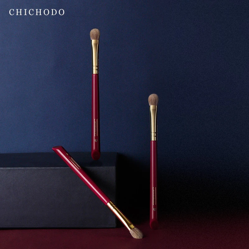 CHICHOD Luxury Makeup Brush Large Eyeshadow Brush High Quality Soft Brush Made of Animal Hair- Red Rose Series 002