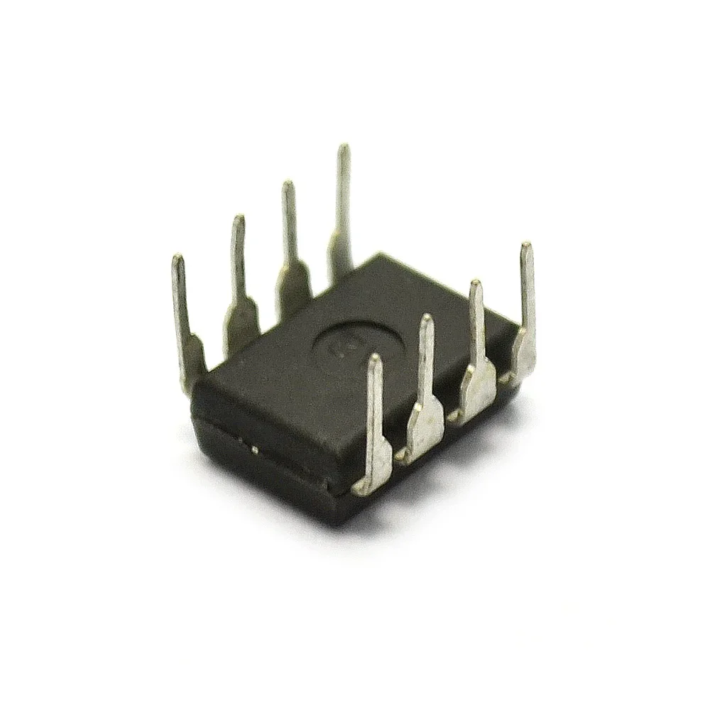 3 ชิ้น 5M0165R แพคเกจ: DIP-8