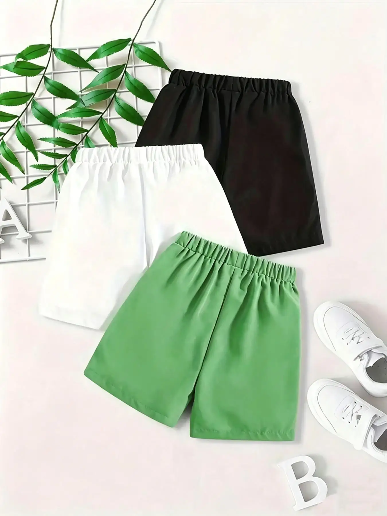 3 Sommer-Freizeitshorts für Jungen, sportlich, dehnbar, einfarbig, mit Etikettenaufnäher, modisches Geschenk – Detail 3