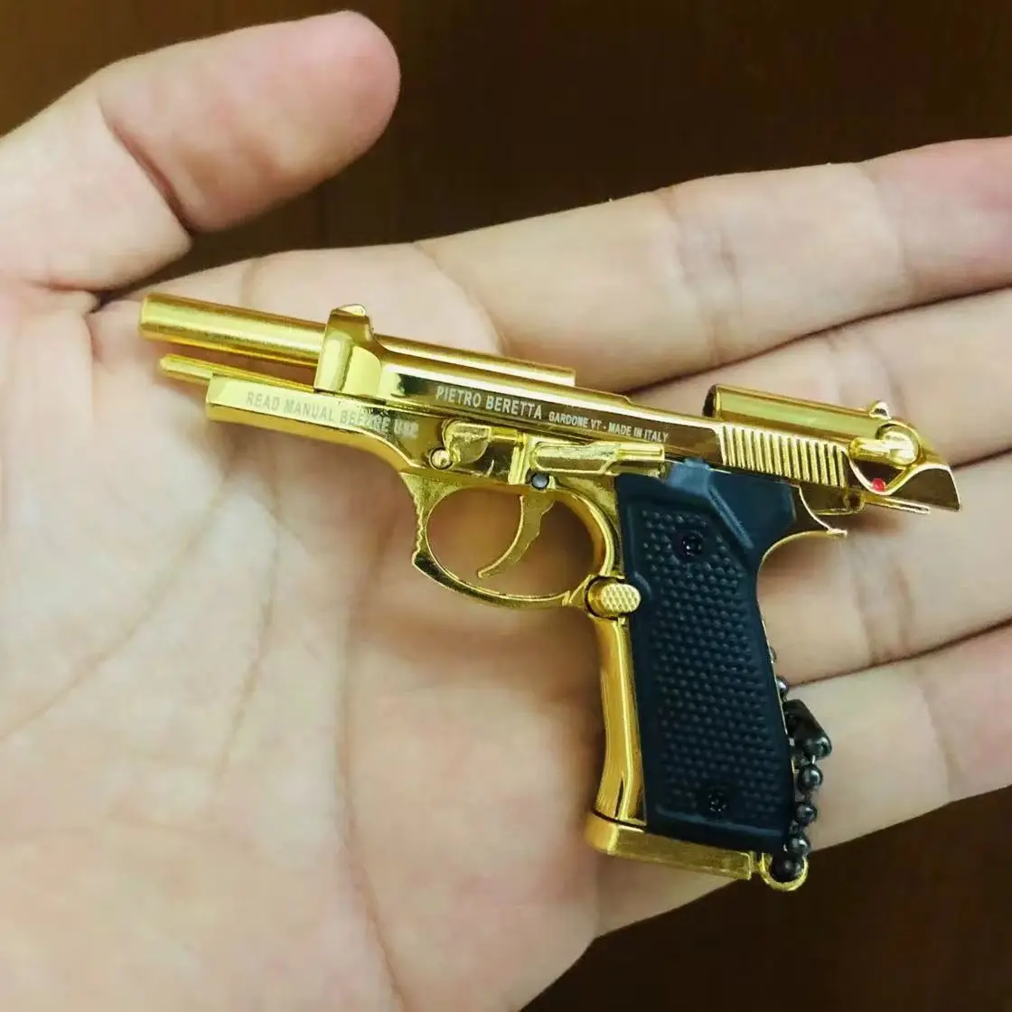 LLavero modelo de pistola de aleación desmontable 1:3 92f, pistola de juguete portátil, decoración de pistola falsa, colección de seguidores militares, regalo de fiesta y vacaciones