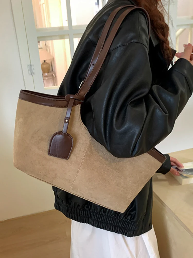 

Легкая роскошная брендовая сумка-тоут, осенне-зимняя замшевая матовая сумка на плечо, высококачественная лоскутная сумка из искусственной кожи, большая вместительная сумка-корзина