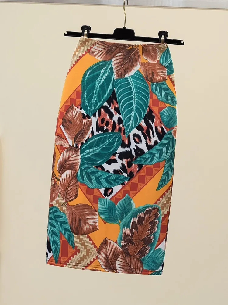 التنانير الجديدة للنساء الربيع الصيف خمر زهرة طباعة Bodycon تنّورة مجسّمة سليم ميدي مثير حقيبة أنيقة الورك ضمادة التنانير القصيرة