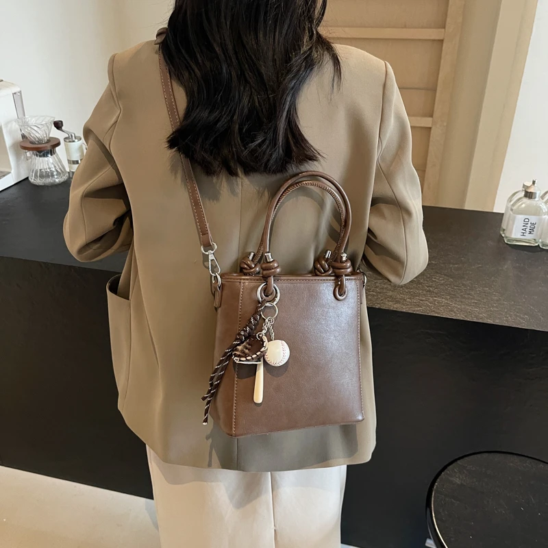 Quality Top-handle Bags For Women Multi Compartments Big Capacity Shoulder Crossbody Bucket Bag With Pendant 2024 Luxury Handbag