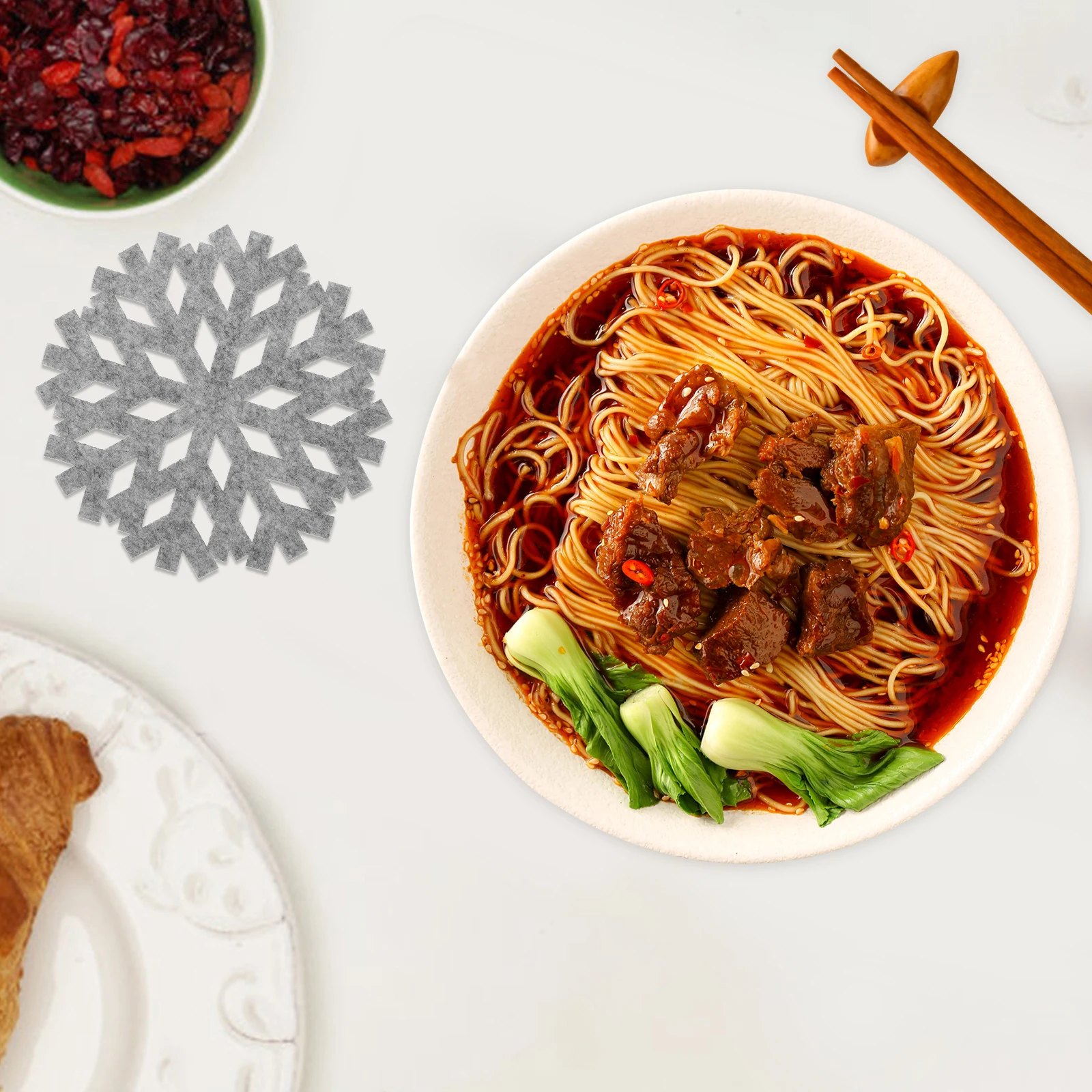 

20pcs Christmas Snowflake Coasters Cloth Material Table Pad Heat Resistant Kitchen Decor Accessories Holiday Dining Countertop