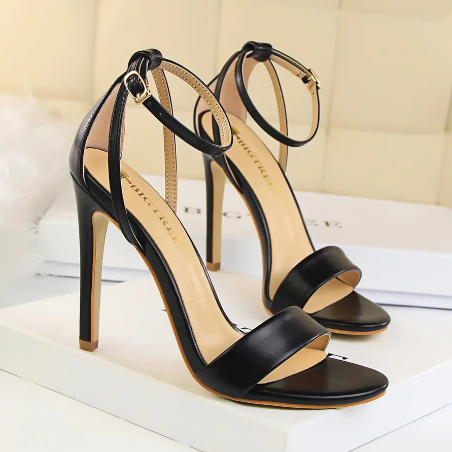 

BIGTREE пикантные сандалии блестящие металлические туфли на высоком каблуке 11 см, вечерние свадебные женские сандалии с пряжкой на щиколотке, босоножки на высоком каблуке серебристого цвета телесного цвета