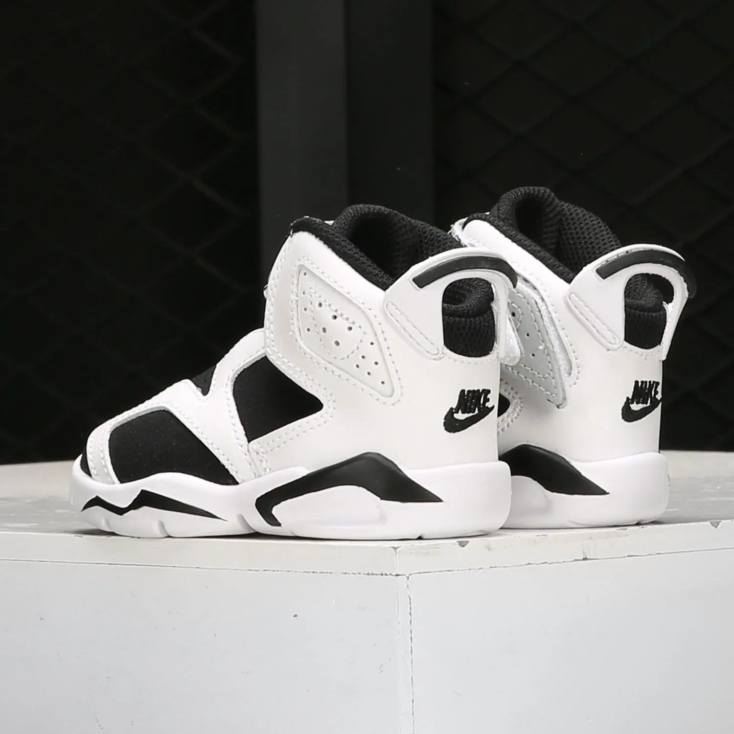 حذاء كرة السلة Nike الأصلي AIR JORDAN 6 للأطفال الصغار طبق الأصل من الفيلكرو CT4417-100 #3