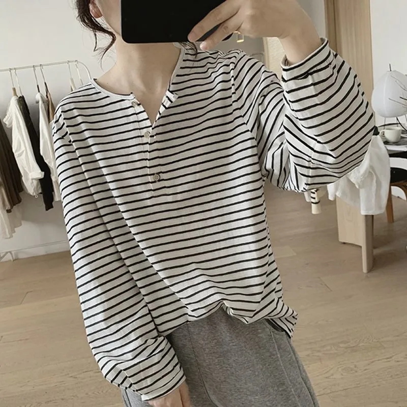 

Extra Large Striped T-shirt Female 2023 New Undershirt Spring Autumn Winter Tees Loose Long-sleeved Top Bottoming Basic Shirt