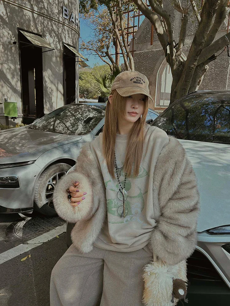 Luxury Faux Fur Jacket Women Fluffy Lapel Collar Oversized Coat Full Length Sleeves Winter Jacket 2025 Streetwear Fall Outerwear