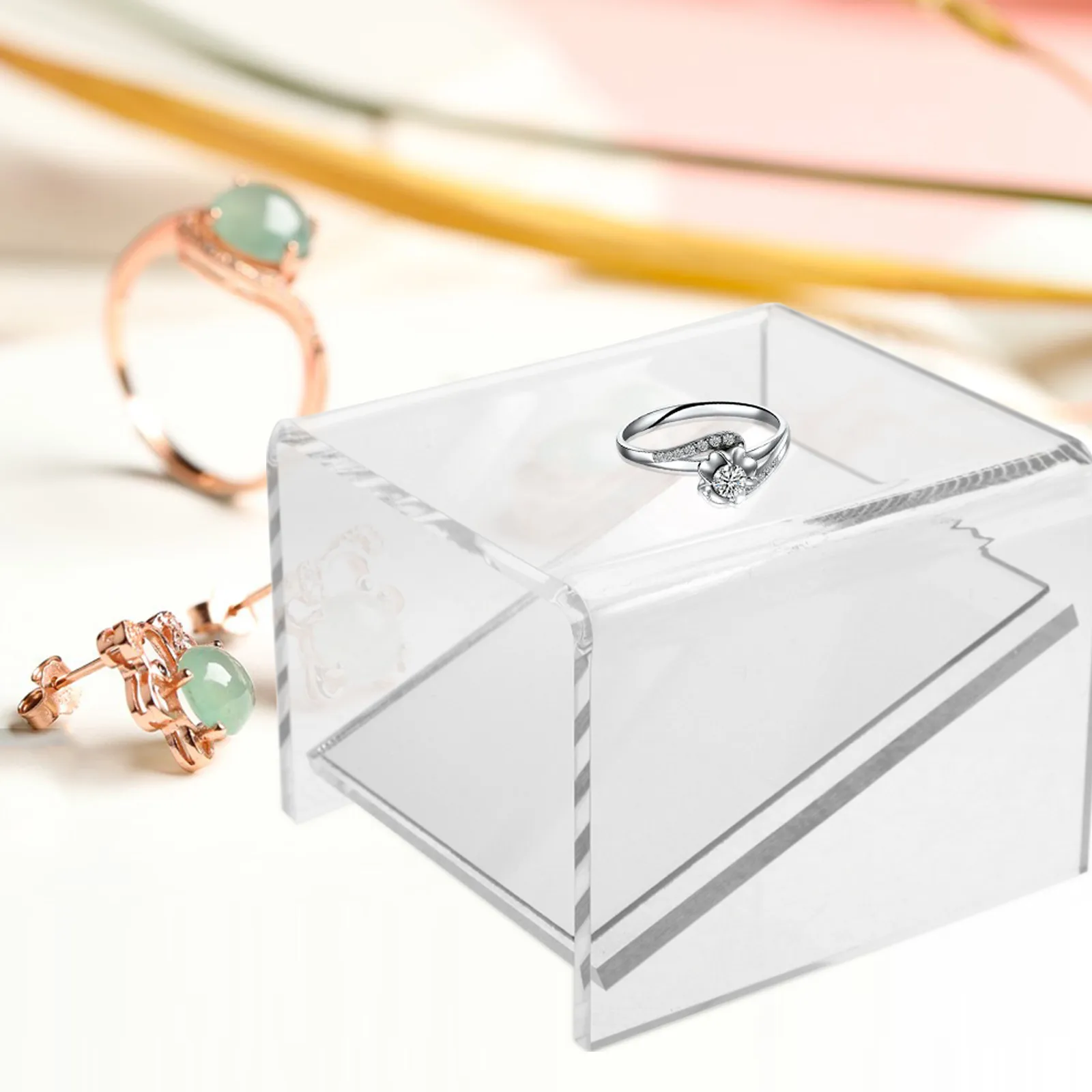 

Clear Acrylic Jewelry Display Stand Square Nesting Riser Pedestal Shelf Modern Retail Showcase for Rings Cosmetics Dessert