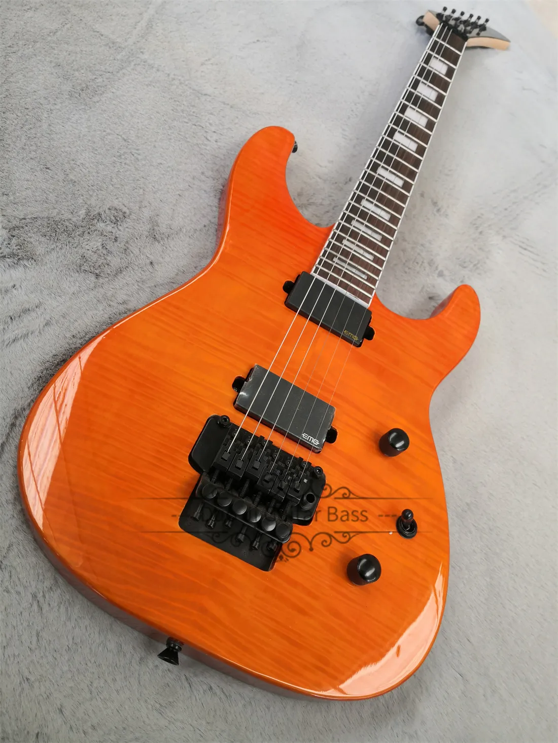 

Orange Electric Guitar Kra Guitar Mahogany Body Flamed Maple Top Tremolo Bridge HH Pickups 22 Frets Mother shellfish inlay