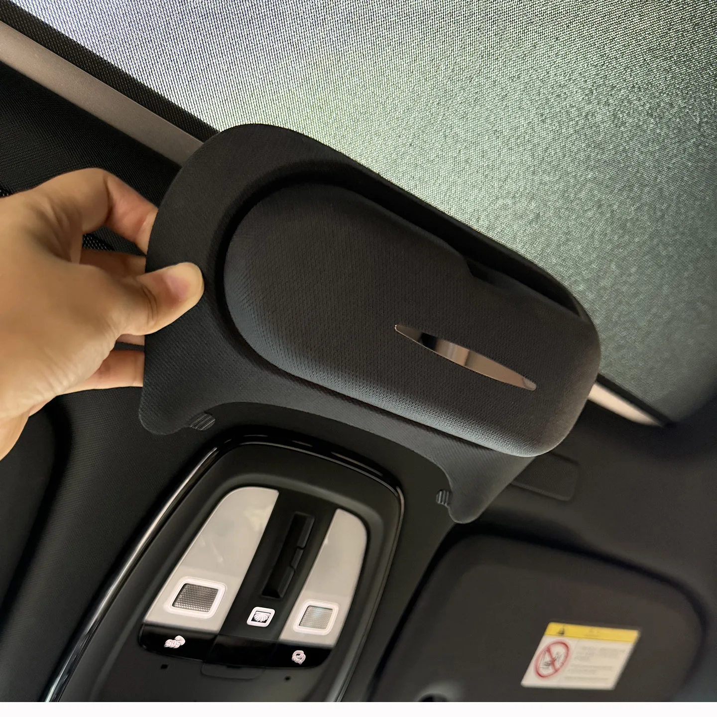 For 18-26 models of Volvo XC60 XC90 S90 V90 S60 car glasses case, glasses clip storage box special view 6