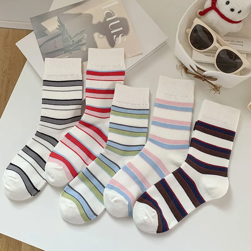 

5 Pairs of Women's Colorful Striped Casual Socks Fashionable Sports Socks Sweat Absorbing Breathable Soft Mid Tube Socks