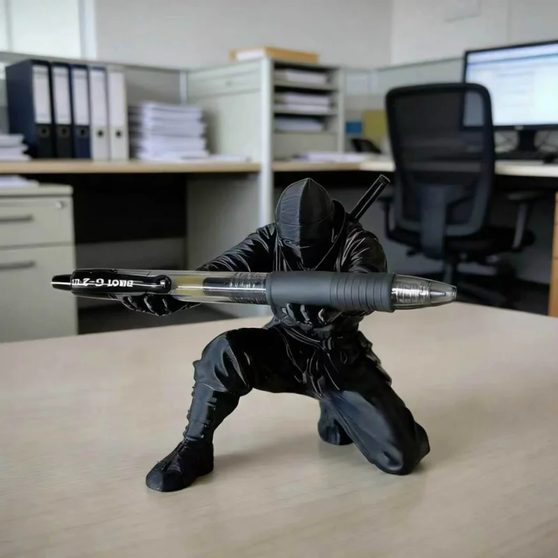 Ninja-Stiftehalter 3D-Gedruckter Samurai-Schreibtischaufsatz Schreibwaren-Organizer für Gaming-Setup Büro Männer Geschenk