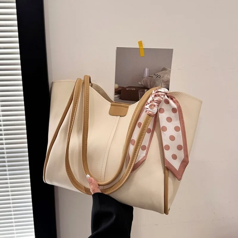 CEEKAY Damen-Tragetasche, cremeweiß, weiches PU-Leder, große Schulterhandtasche mit Schal-Detail und Beutel-Set, für den täglichen Pendelverkehr, lässig – Detail 32