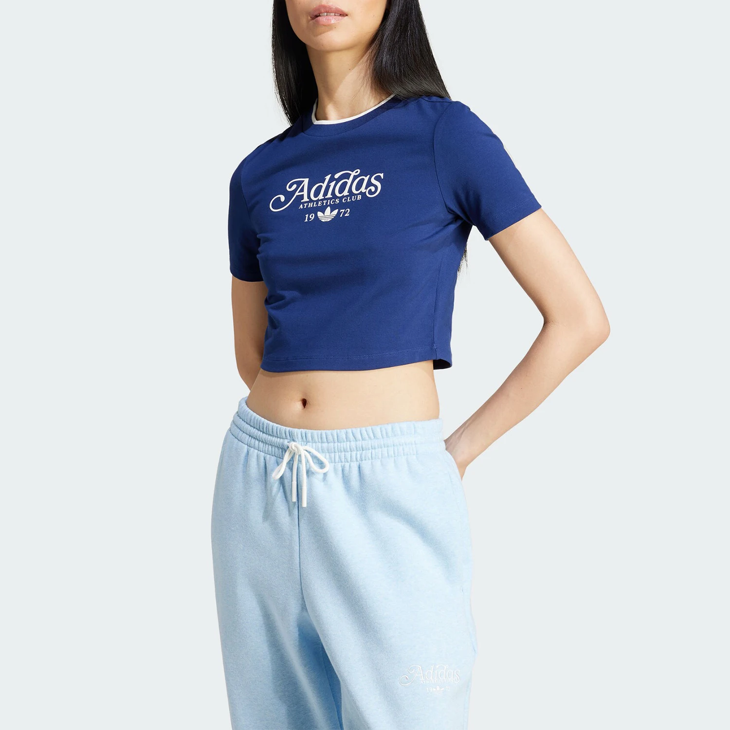 

Официальная женская спортивная повседневная футболка Adidas с тремя полосками и круглым вырезом с короткими рукавами IX3544