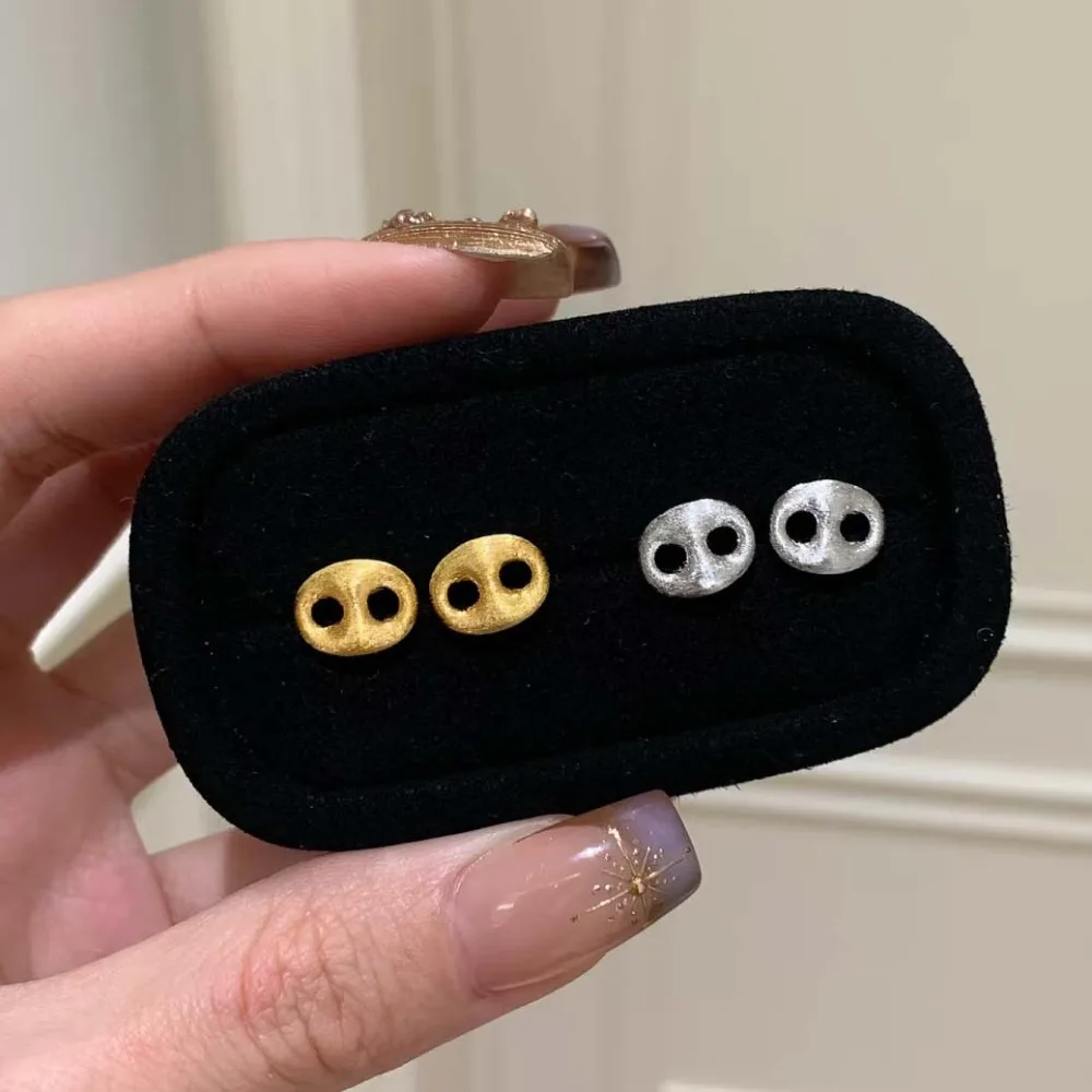 Middle - age golden brushed pig nose earrings retro all go light luxury 9999gold