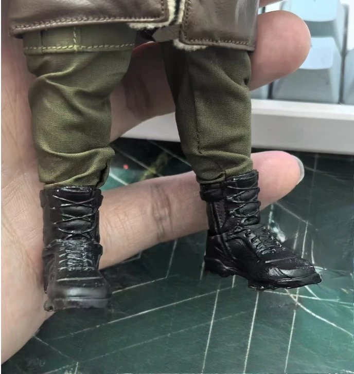 Modelo de botas táticas em escala 1/12 para muff Adam01 de 6 ''