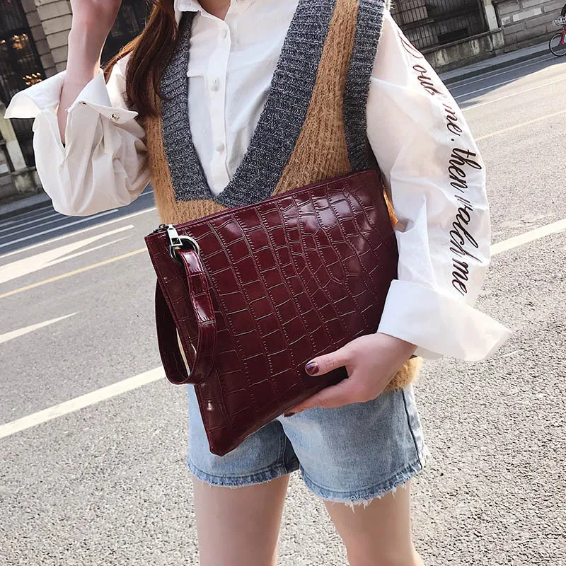 Crocodile Women Clutch bag Alligator Wrist band Lady evening bags Trend party girl Envelope Bag Wrist Wrap Clutches wallet