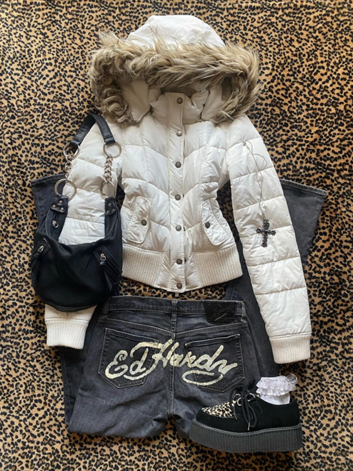 

Легкое ультра-привлекательное белое пуховое пальто с капюшоном оригинального дизайна, женское зимнее модное облегающее повседневное пальто