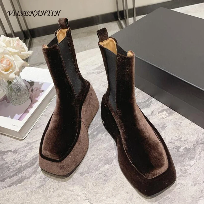 

Short Ankle Boots Female Luxury Velvet Fashion Wedge Platform Height Increasing T-show Runway Sapatos Autumn Winter New Booties