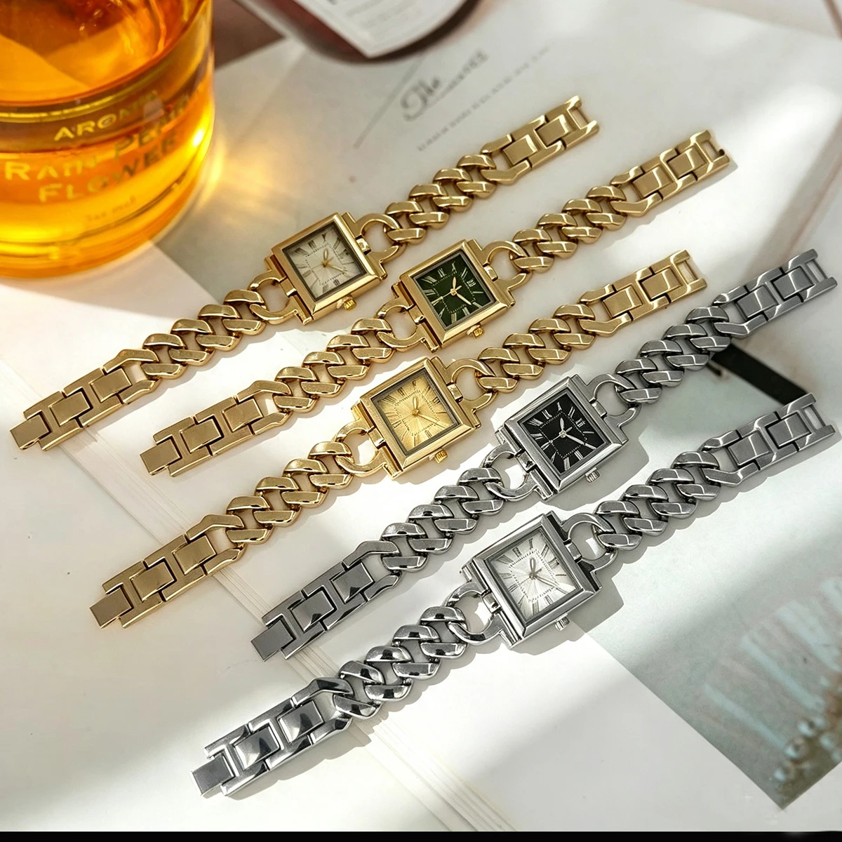 Simple and Versatile Square Women's Watch, Light Luxury Niche Retro Quartz Metal Bracelet Watch, Available in Multiple Colors, High-End Feel, Student Watch for Women