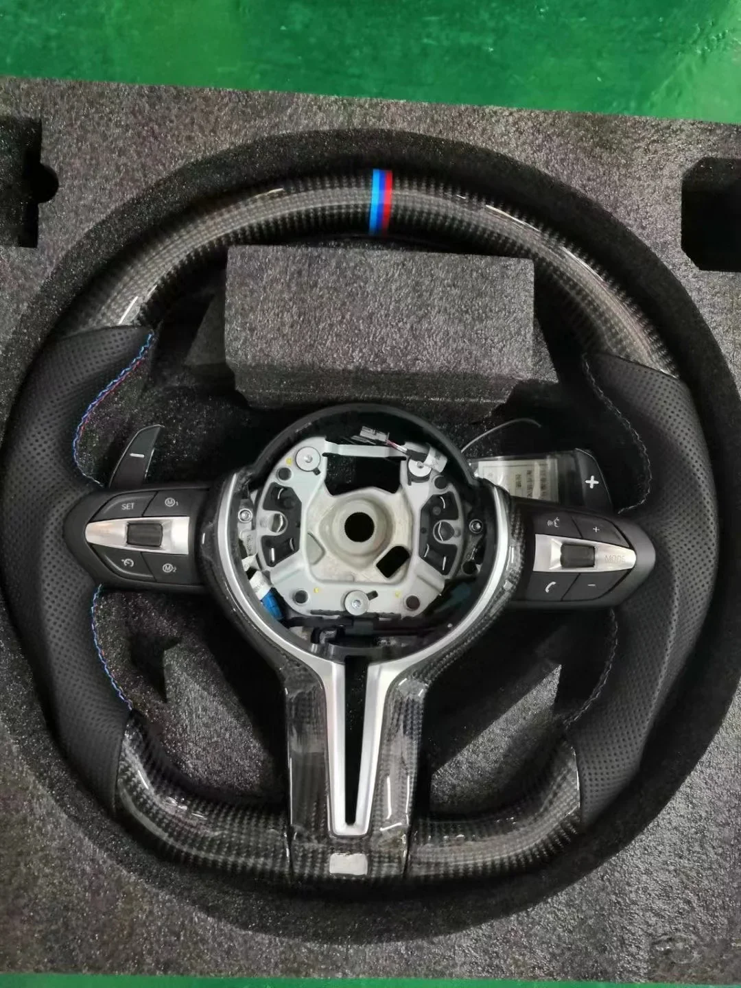 High quality customized Carbon fiber m sport steering wheel for bmw f30 f10 e60 e90 g30 e46 e92 led