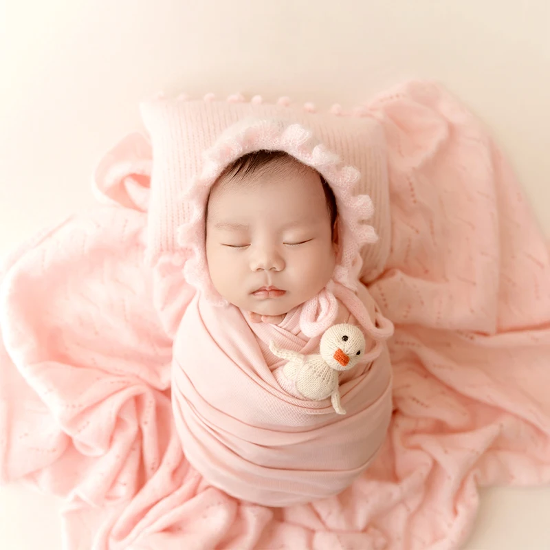 Vestiti per fotografia per bambini Cappello di pizzo stile principessa carino + cuscino per posa + involucro + set di fiori simulati Accessori per servizio fotografico neonato