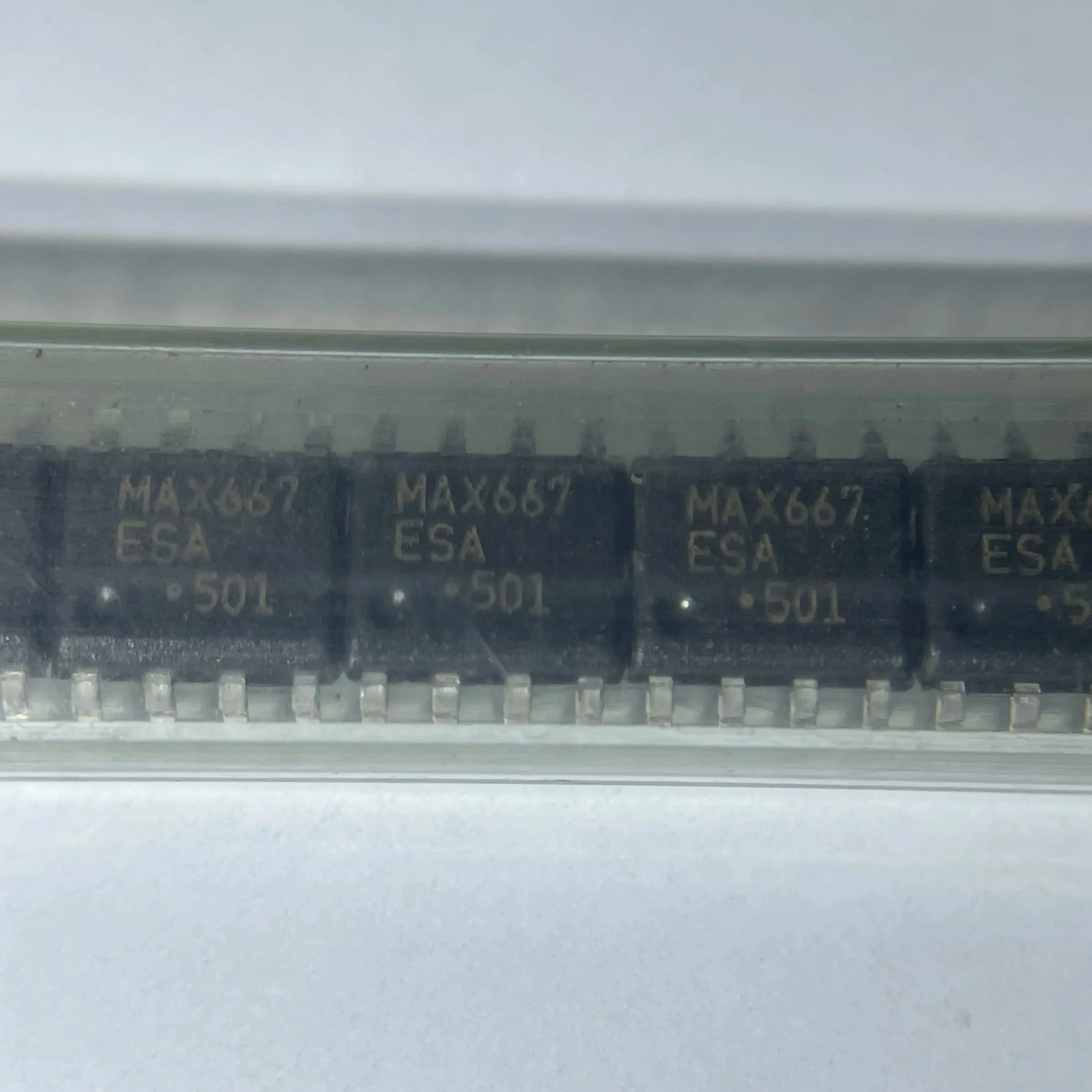 

5 шт./лот, новый оригинальный 100% качество MAX667ESA MAX667