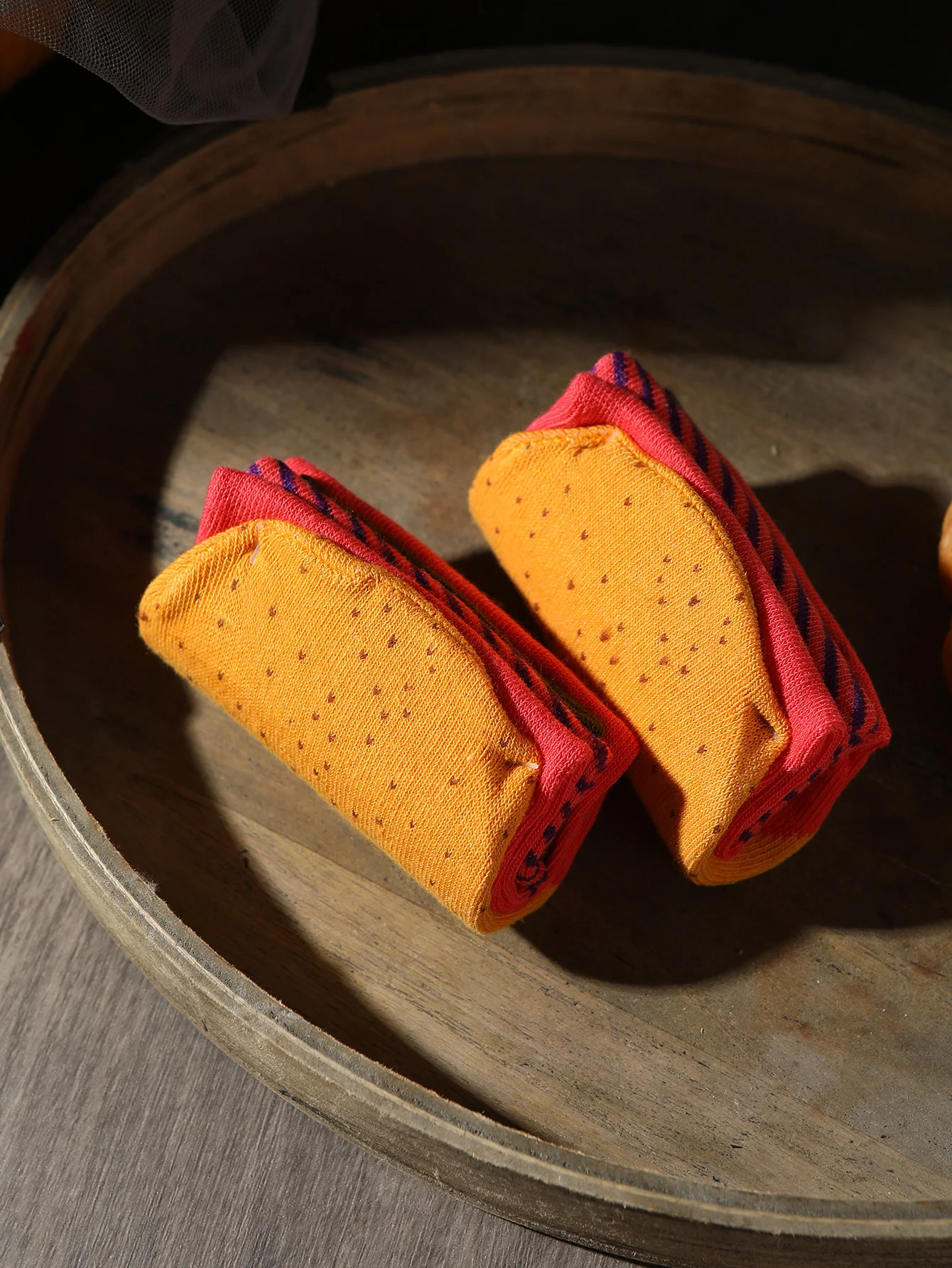 زوج واحد من جوارب منتصف الساق للرجال والنساء، مبتكرة وممتعة، جوارب صندوق هدايا بوريتو المكسيكية الملونة، نمط عصري أوروبي وأمريكي، هدية جديدة كاجوال للحفلات، عيد الميلاد، سانتا كلوز، نمط الخريف والشتاء، نمط مناسب لجميع المواسم، نمط لطيف وممتع