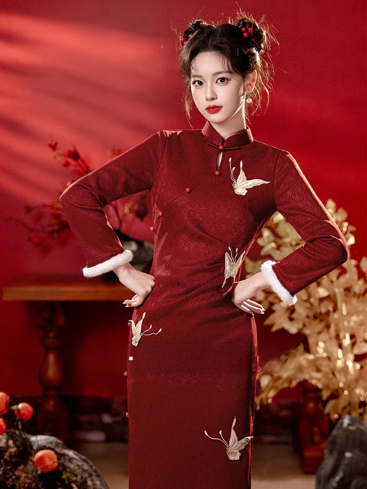 

Красное длинное платье с вышивкой, на флисовой подкладке, утепленное, для осени и зимы, модное, в стиле ретро, теплое, средней длины