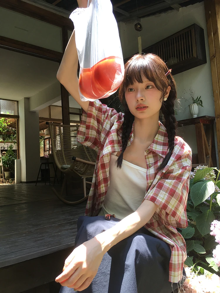 

Красная клетчатая свободная женская футболка в винтажном корейском стиле, летний повседневный топ, омолаживающий дизайн от Mixd