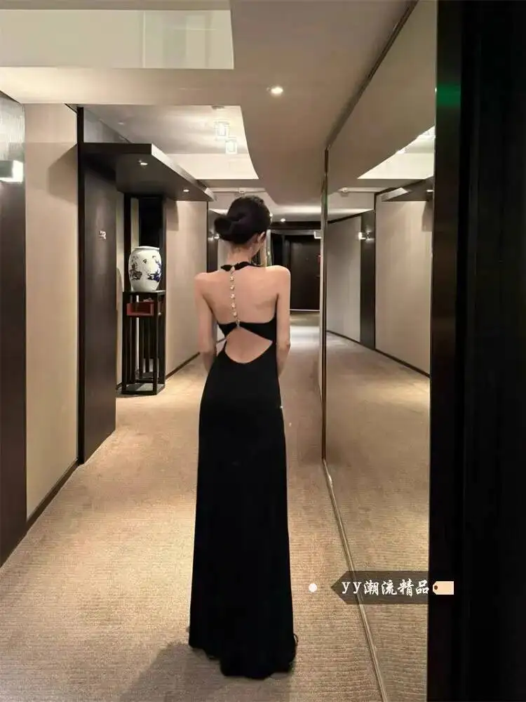 ชุดเดรสปาร์ตี้เปิดหลังสำหรับผู้หญิง ชุดเดรสเปิดหลังเซ็กซี่สำหรับฤดูร้อน ดีไซน์เก๋ไก๋แบบผูกคอ ทรงเข้ารูปสีดำ ชุดเดรสยาวสำหรับงานทางการ