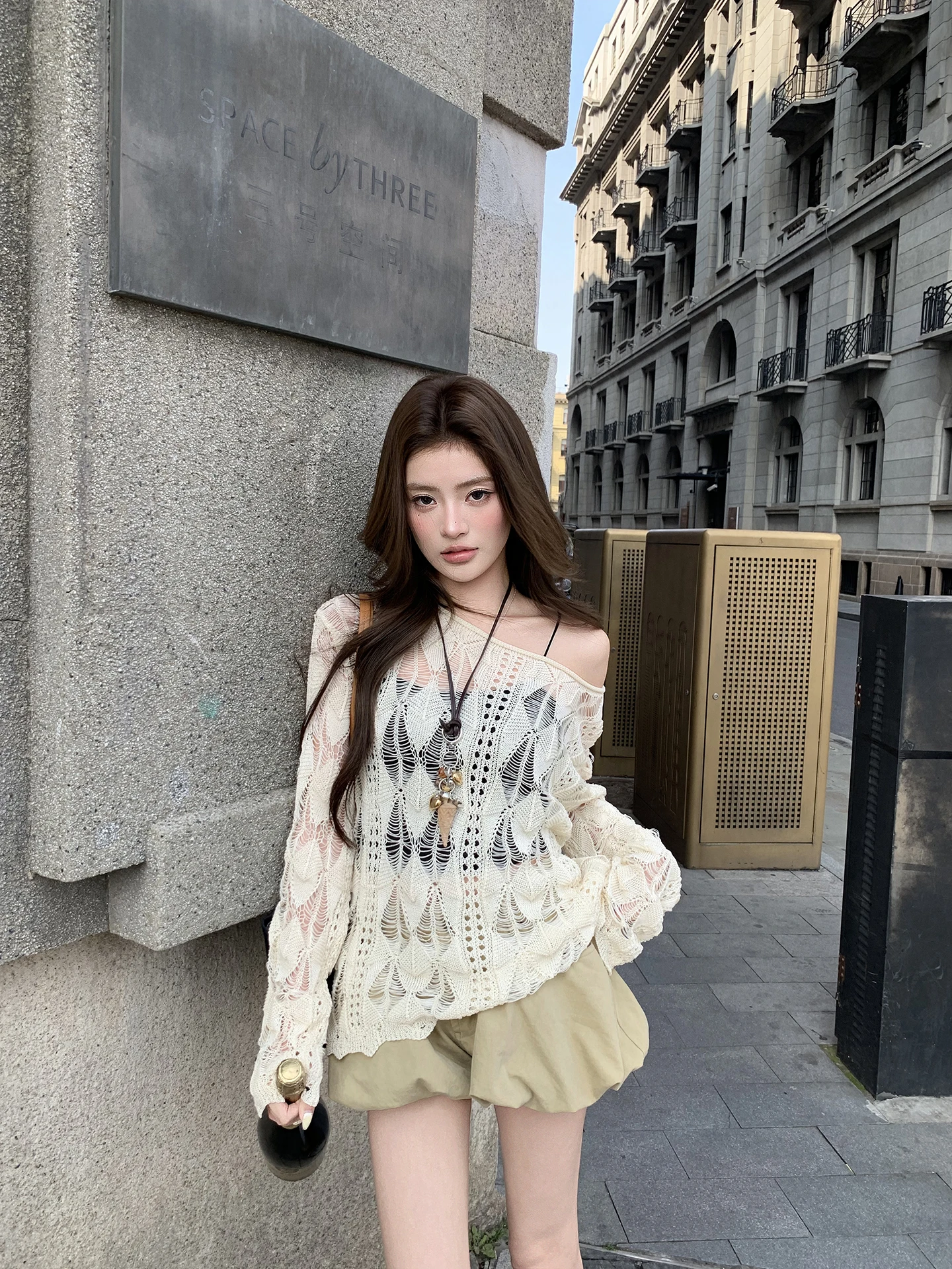 

Вязаный топ цвета хаки с открытыми плечами, свободный крой, ажурный узор, женский повседневный пуловер с длинным рукавом и круглым вырезом