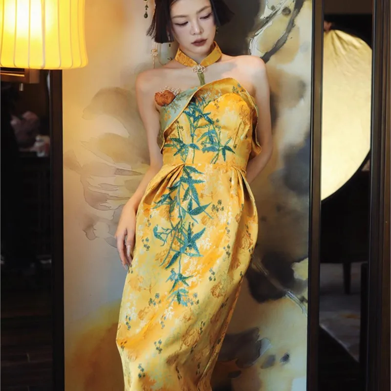 

New Chinese morning gown small man breast fish tail minority sense toasting dress