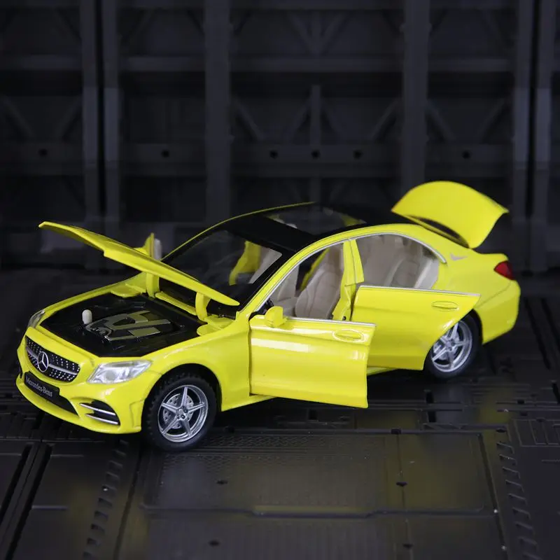 

1:32 C260L модель автомобиля из сплава, коллекция украшений, подарок, акустооптические игрушечные двери и багажник капота, можно открыть, богатые детали