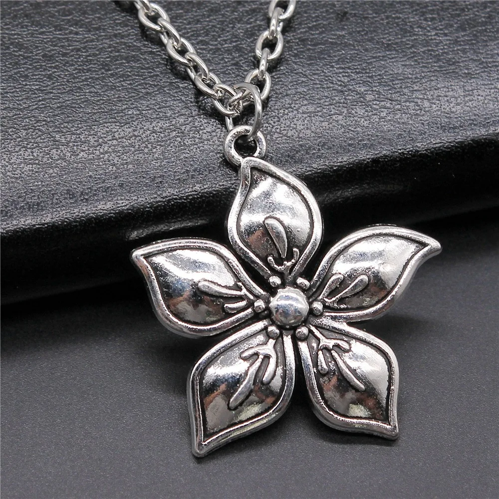 Fashion Vintage 2 Colors 33x31mm Flowers Pendant Necklace For Women Men Long Chain Necklace Jewelry Accessories