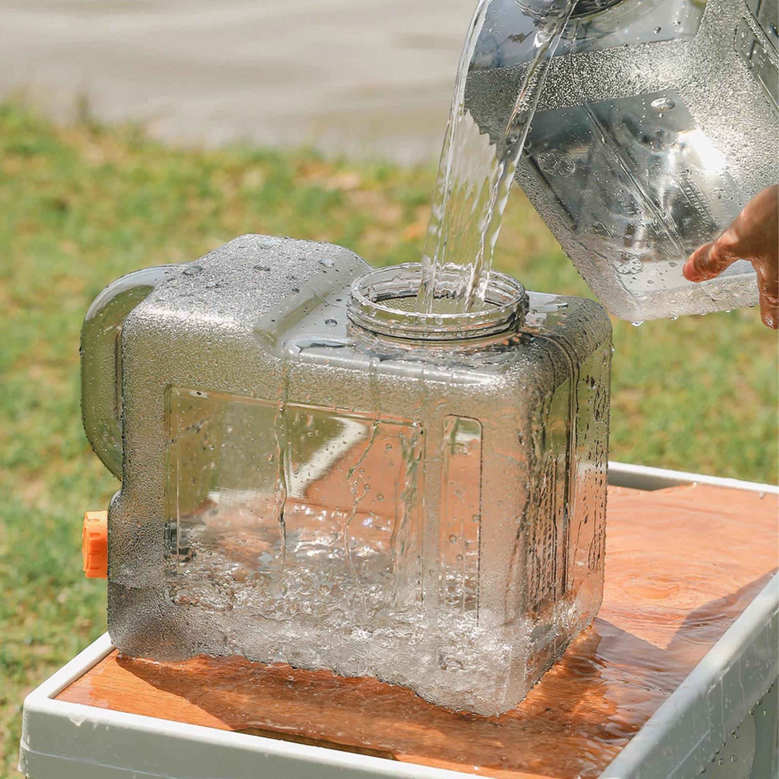 ポータブルアウトドアキャンプ用ウォータージャグ食品グレード透 - Outdoor Camping Water Jug のレビューと価格