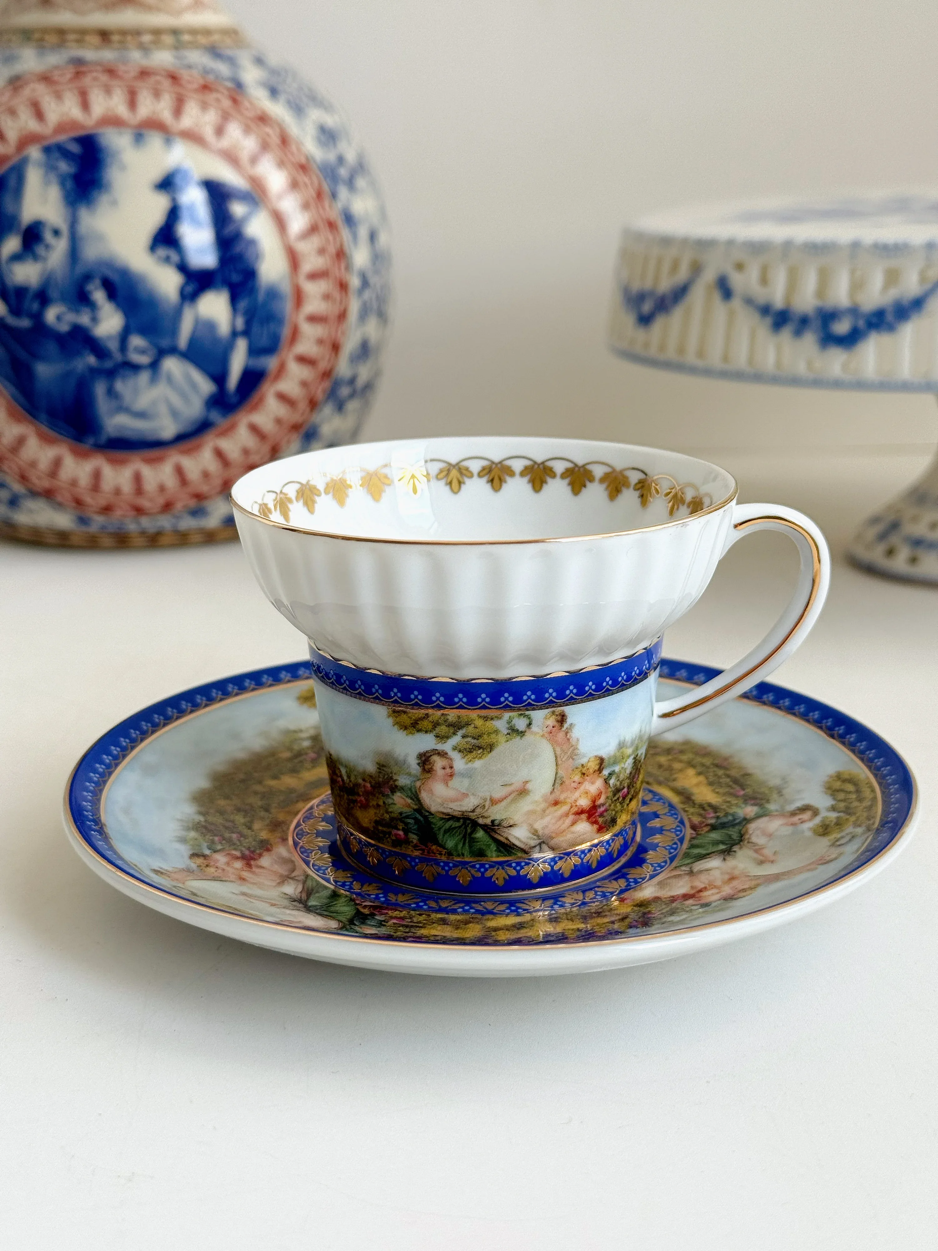 Vintage Luxury Western Figure Angel Wide Mouth Striped Relief Coffee Cup