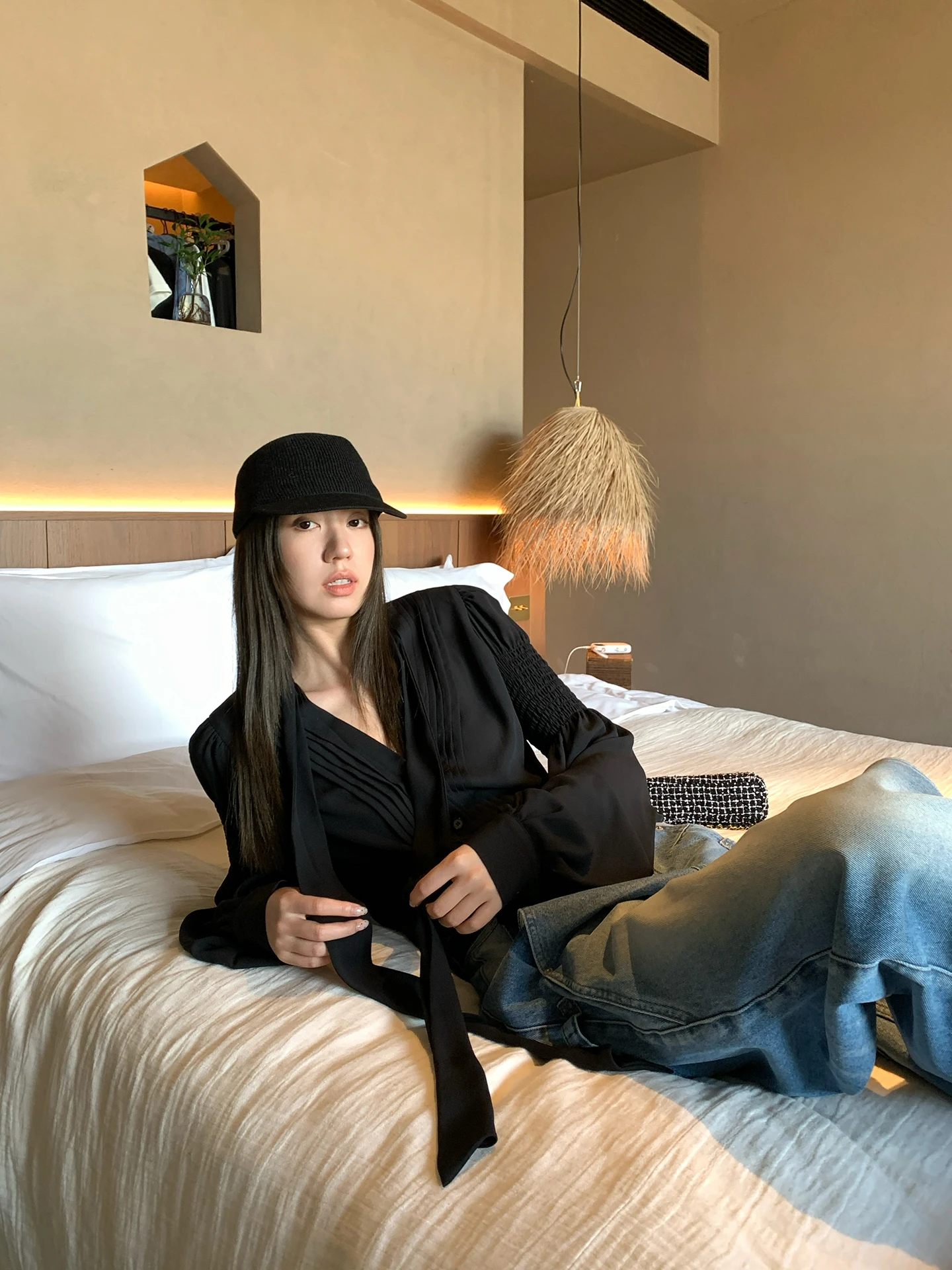 

Black Chiffon Shirt Women's Loose V-neck Design Casual Style Long Sleeve Polyester Fiber Pure Color Autumn New Arrival