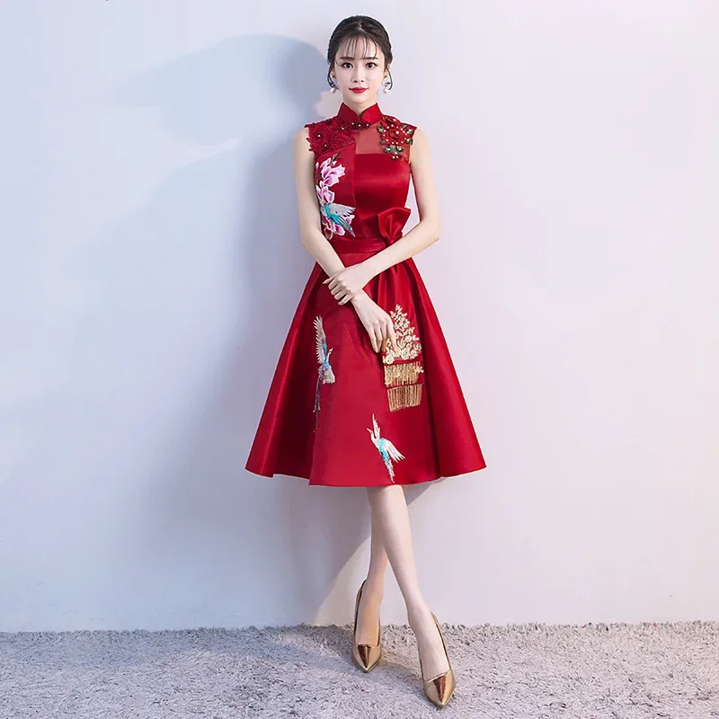 

Traditional Embroidery Traditional Chinese Nightdress Formal Banquet Host Elegant Noble Party-dress Bridesmaid Robe De soirée