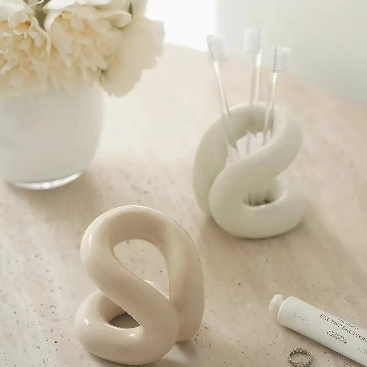 Creative Rope Knot Ceramic Tooth Brush Holder Nordic Bathroom Accessories Storage Bedroom Dressing Table Brush Holder Makeup