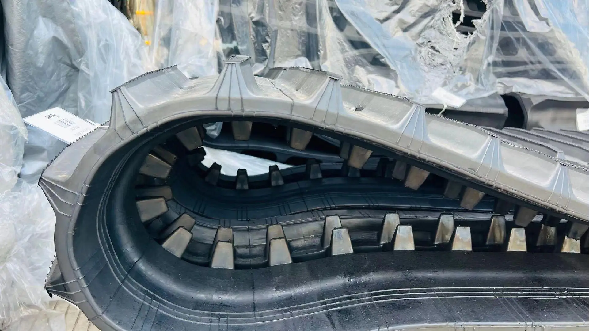 Wide Selection of Parts for Different Excavator Rubber Tracks
