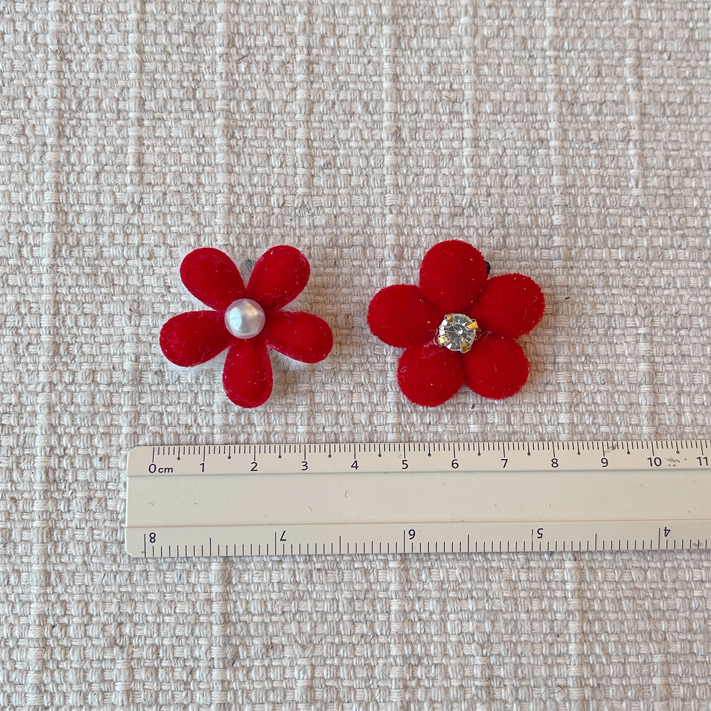 2026 Neu 8-teiliges Set Niedliche Rote Samt-Blumen Haarspangen Mini Kristall-Perlen Schonende Haarklammern für Babymädchen Neujahrs-Party-Geschenk – Detail 9