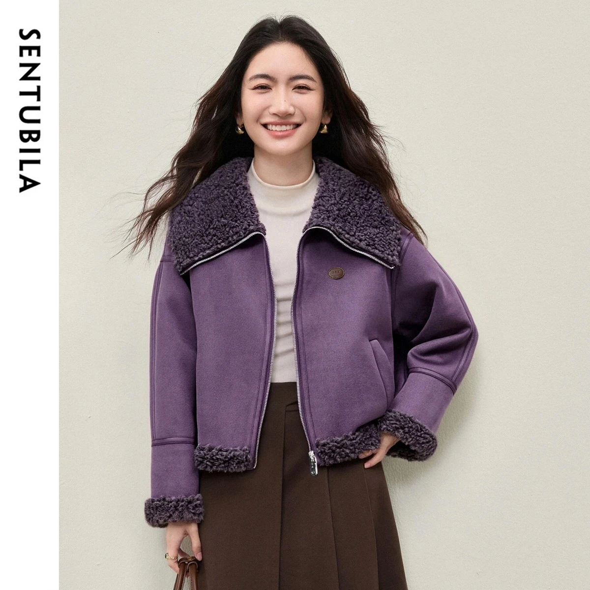 

Женская короткая куртка SENTUBILA из искусственной замши, зима 2026, с плюшевым воротником-стойкой, на молнии, из искусственной кожи, в стиле ретро, W54PD5913